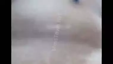 Kannada aunty rubbing pussy and fingering on video call