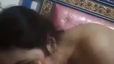 Woman gives a deep Punjabi blowjob to her lover