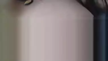 Teen Indian girl has never tried to sing during naked XXX show