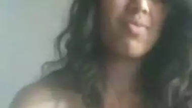 College GF exposing naked for BF to avoid breakup