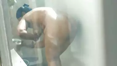 Spying on Indian maid bathing nude video