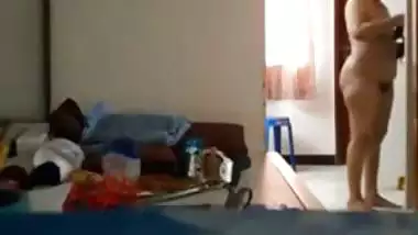 Tamil mom dress change spy video
