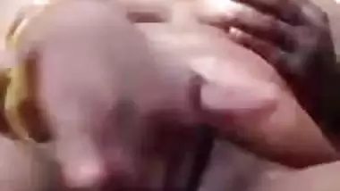 South Indian milf masturbates like a slut
