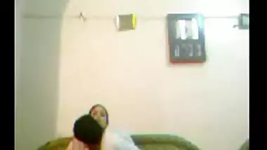 Best Indian porn of mature muslim bhabhi home sex with devar