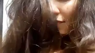 Seductive Indian girl topless big boobs showing selfie