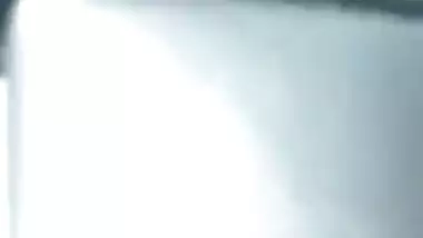 Guy Enjoyed Her Lover In Car