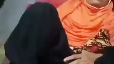 Nude, hijabi lady enjoys Pakistani sex with her client