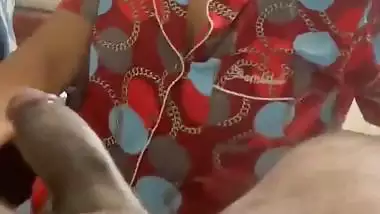 Mumbai girl gives an Indian blowjob to her roommate’s BF