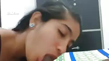 Sexy Kerala girl gives a blowjob to her lover in Mallu porn