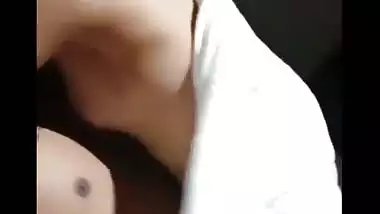 Desi xxx chudai of a Bihari girl in an Oyo room