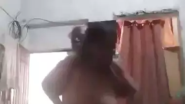 Desi local sex of an aunty fucking her father-in-law