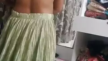 Mumbai Churchgate road apartment bhabhi dress change