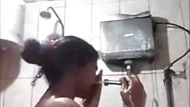 Local bhabhi selfie in the bathroom