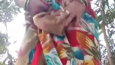 Bhabi outdoor fingering